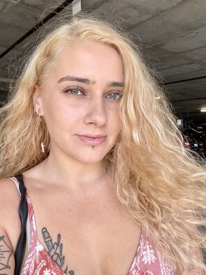 amateur photo College slut Nicole (28)