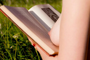 zdjęcie amatorskie The breast way to read