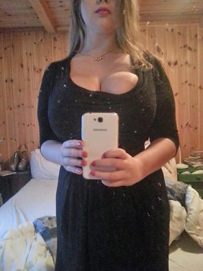 amateur pic Black Dress