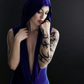 foto amateur Tattoo Purple Blue Shoulder Arm 