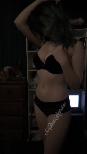 What do you think of my gorgeous girlfriend's body?
