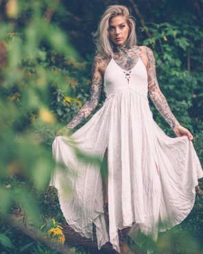 amateur photo People in nature Dress Clothing Gown White Green 