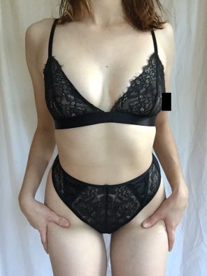 amateur photo Bra or panties, which should I take off first? ðŸŒ¹