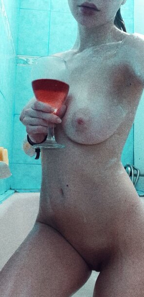 foto amateur Tits and wine