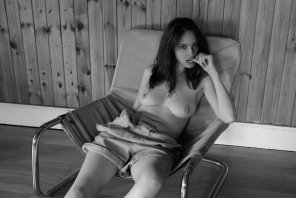 foto amadora White Sitting Black-and-white Beauty Leg 