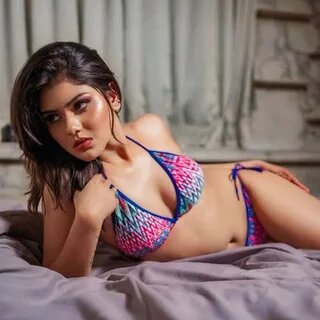 seductive-bong-beauty-ady-mondal-v0-xd1id6b9gkqf1