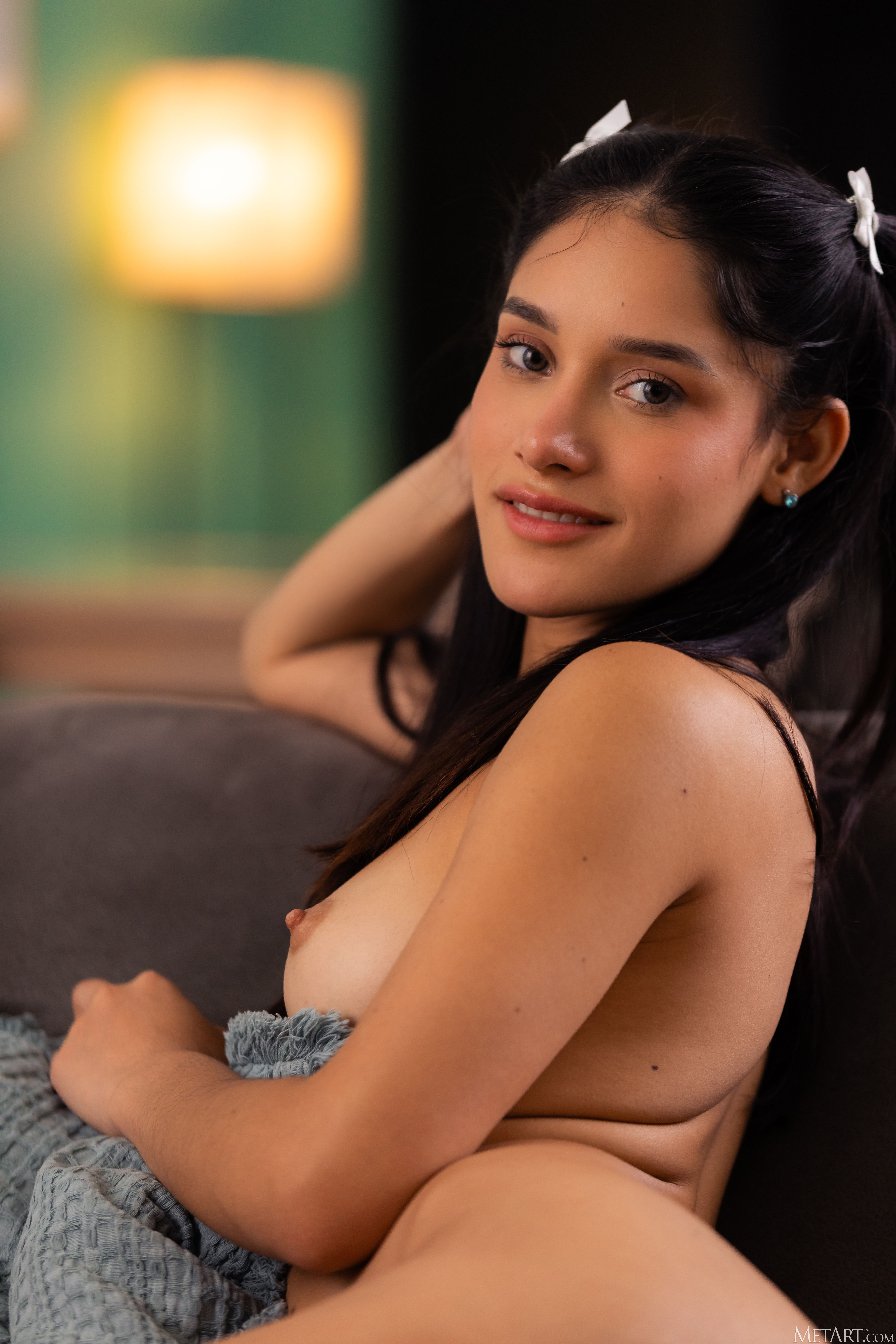 amateur photo MetArt_Couch-Confessions_Carolina-Guerrero_high_0114