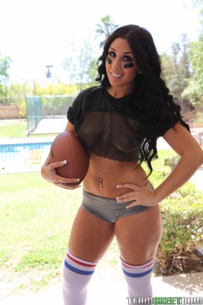 foto amateur Ava Alvares ready for some ball