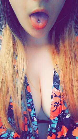 foto amateur [image] Homegrown cleavage