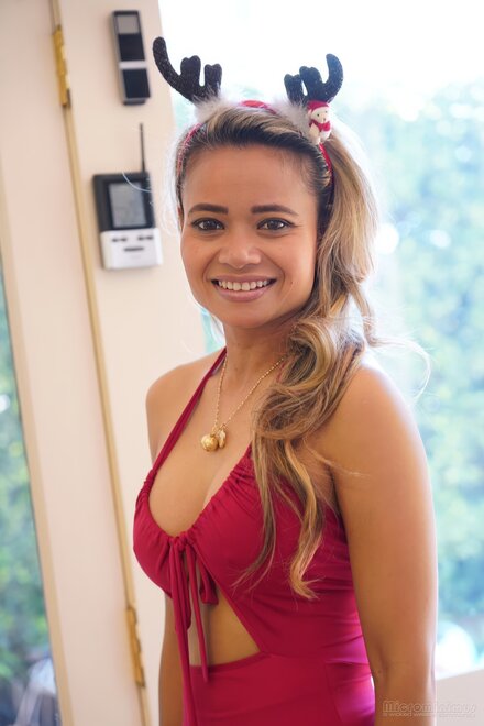 Merry Christmas 2020 299-topaz-faceai-enhance-1.8x