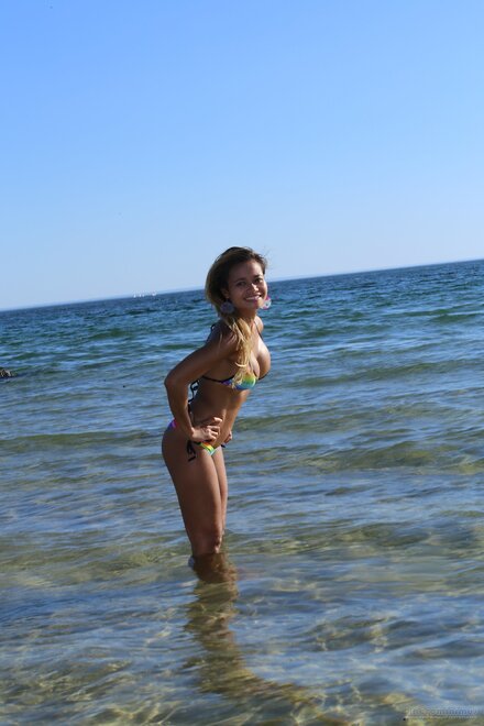 Rainbow 390-topaz-sharpen-faceai nude