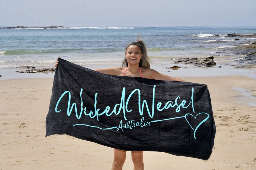 WW Towel & Bag 460-topaz-faceai-enhance-1.8x