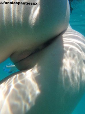 amateur photo Underwater pussy â™¥