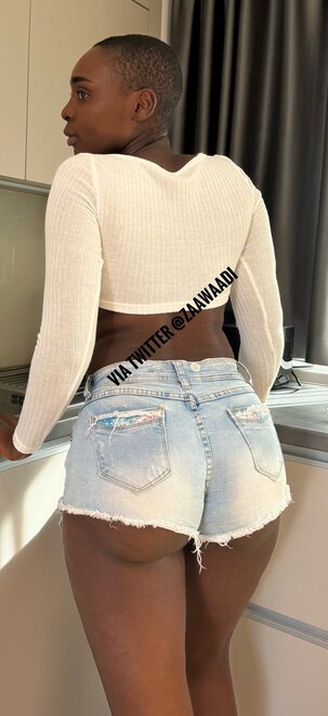 GV7FSnnWgAAceRE_resized