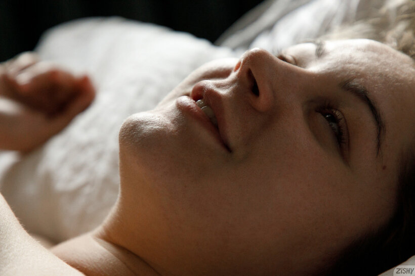 Chubby amateur babe Ivanna Ershova shows & squeezes her huge natural tits_0010