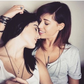 foto amatoriale Youtuber Ellosteph AND her girlfriend