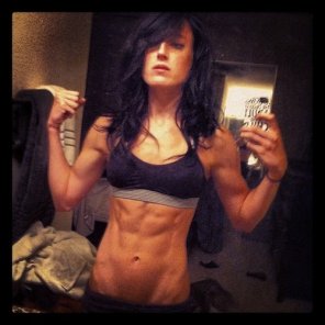 amateur pic Abs of steel
