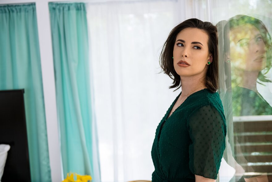 CASEY CALVERT PIC343