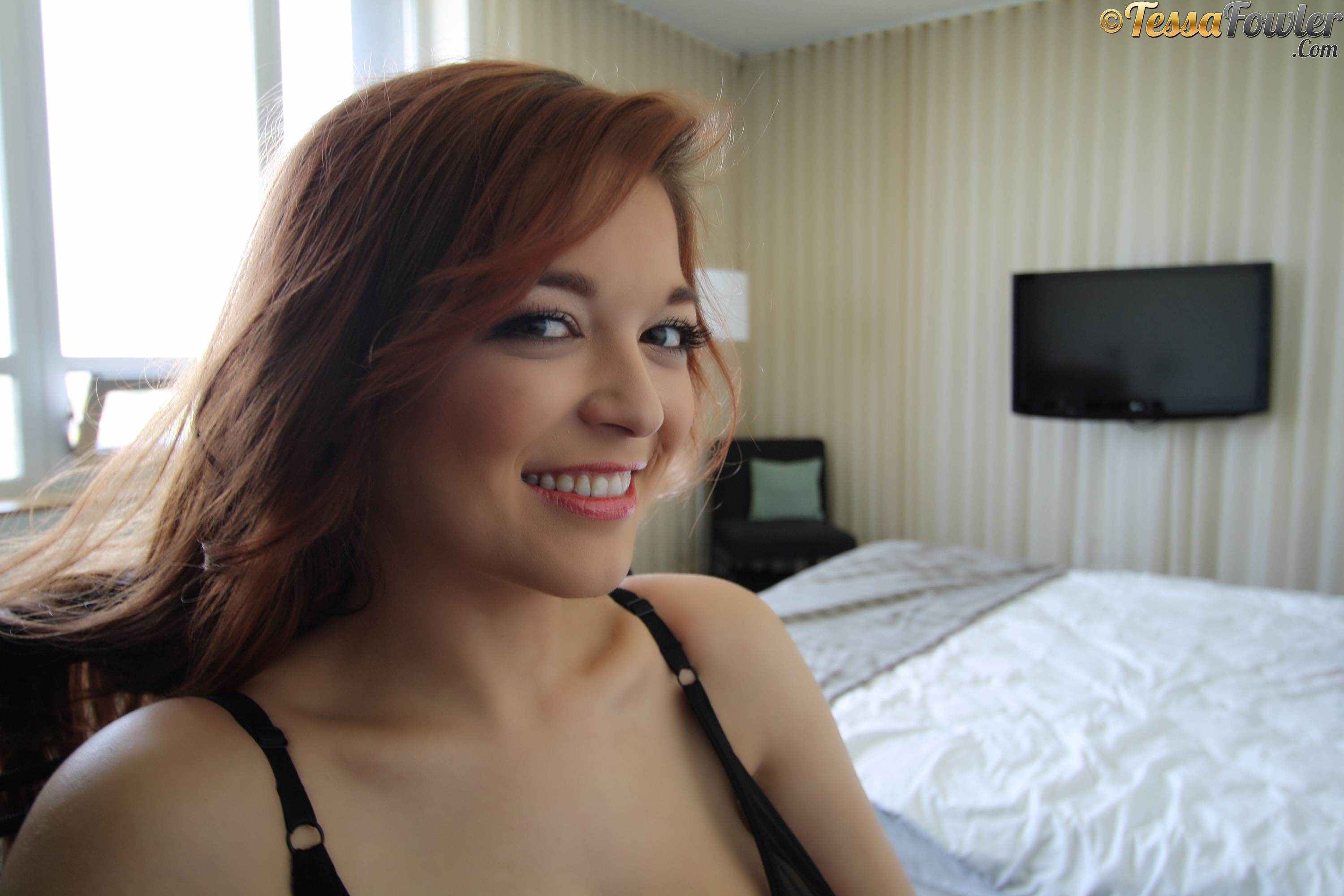 amateur photo tessa-fowler-red-black-christmas-lace-bts-set-1-30
