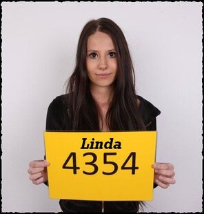 4354 Linda (1)