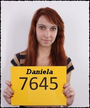amateur photo 7645 Daniela (1)