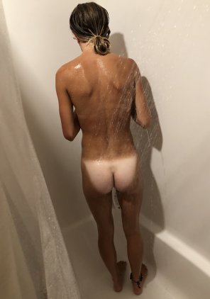 amateur photo Cotton Tail In The Shower
