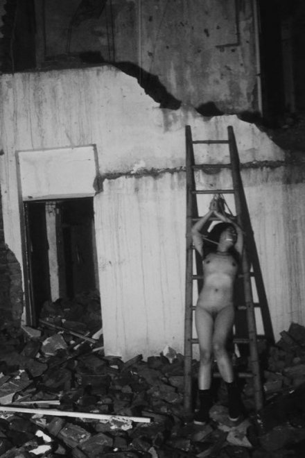 SM shoot in partially demolished building. [F]un ruined by cockroach