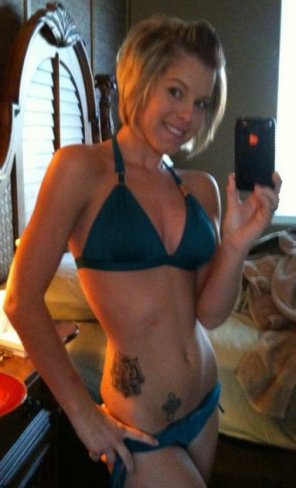 foto amadora Blonde bikini selfie