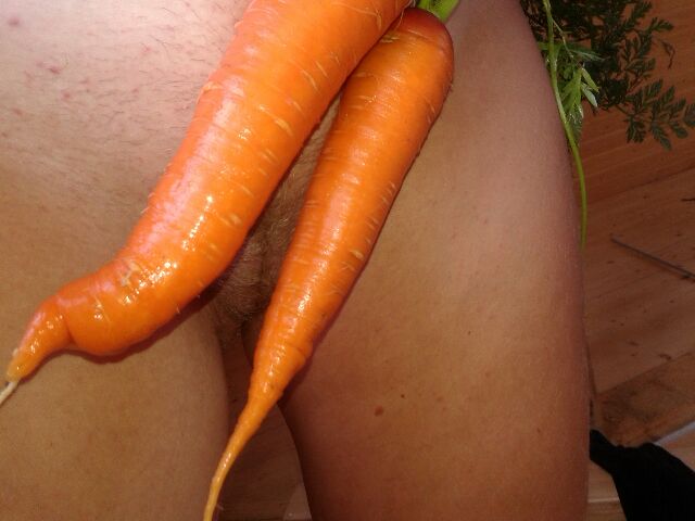 amateur photo Untitled_Slut_Irina_Grape_sl1