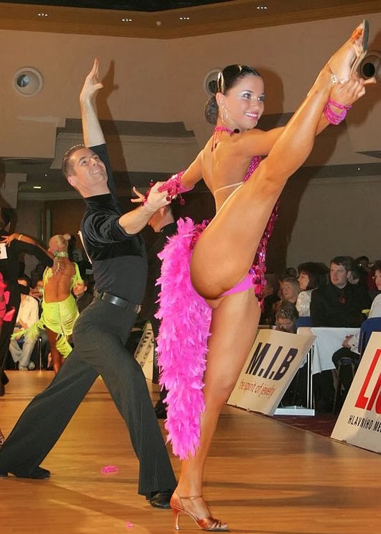 Латиноамериканские Танцы Голыми.