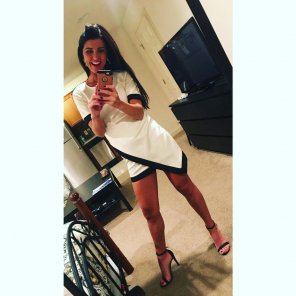 amateur photo Picturesexy dress and heels