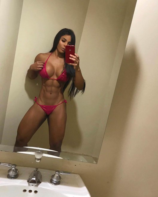 Yarishna Ayala nude
