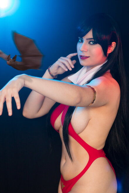 Juka Crasoves - Vampirella (5)