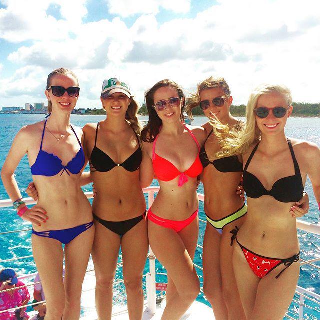 Friends. On a boat. Porn Pic - EPORNER