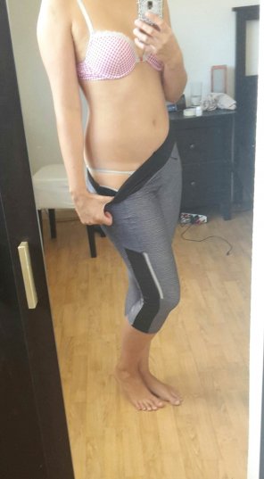 foto amateur [F]inally won against my inner couch potato and make it to the gym regularly :). Thoughts?