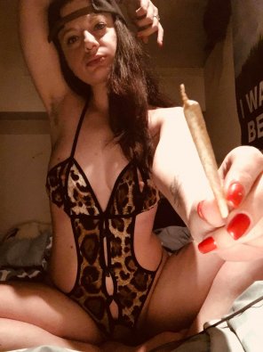 amateur-Foto [f] smoking buddy/pussy eating slave is necessaryÂ°~â€¢