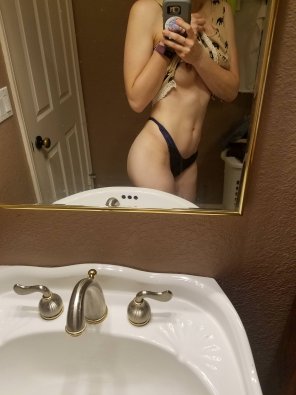 amateur pic which article comes of[f]?