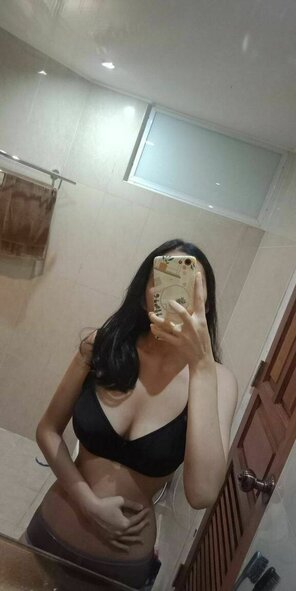 foto amatoriale Thai 20 yrs old big tits slut student