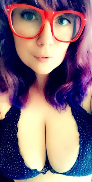 amateur-Foto My favorite glasses...and my favorite bra. ðŸ˜