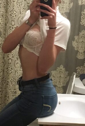 amateurfoto Do you think my best friend knows I take pictures in her bathroom?
