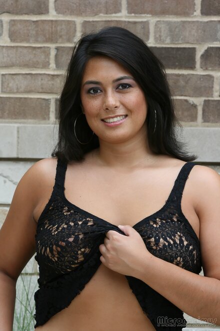 OasisButterfly-010-topaz-denoise-sharpen