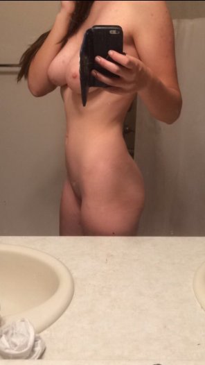 amateur pic Hope I can be a good start to your weekend :) [F19]
