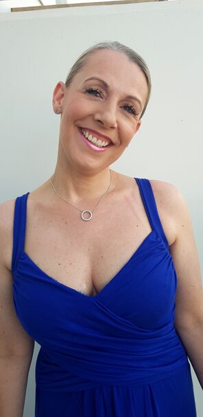 Toothsome My mature UK wife 34dd tits – 15 pics