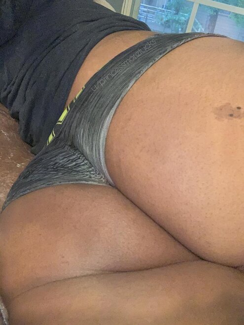 I'm hungry for that booty baby, give me a snack ðŸ˜‰