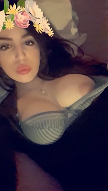 Big Boobs Hijab imene (39)