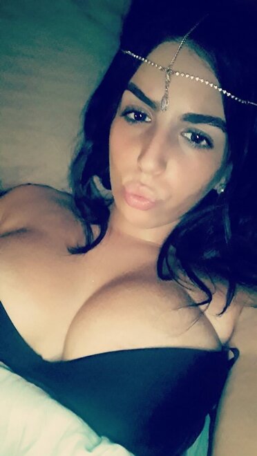 Big Boobs Hijab imene (74)