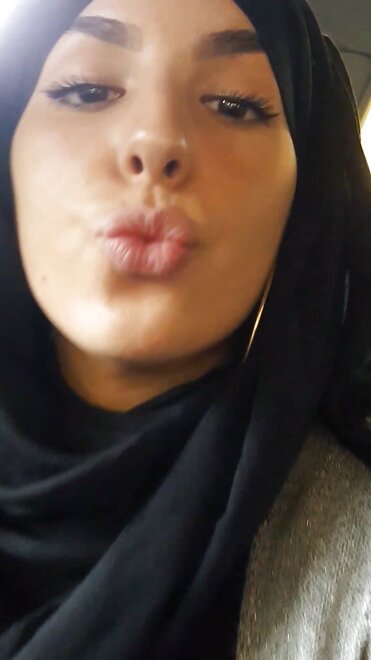 Big Boobs Hijab imene (70)