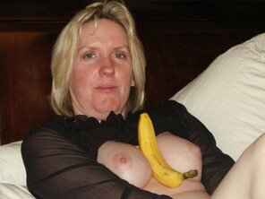 アマチュア写真 Dawn banana in tits 1