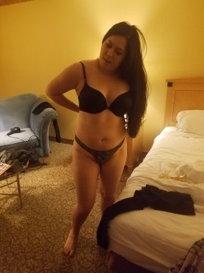 amateur pic my girl getting ready