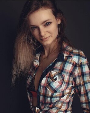 17284666-img-0803_296x1000